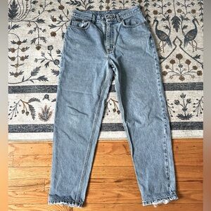 Vintage 90’s Calvin Klein jeans Says size 10, but 28x26 so probably like a 4-6